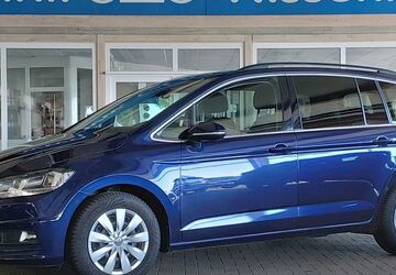 VW Touran 178.965 km 13.950 &euro; Steinbergkirche 24972