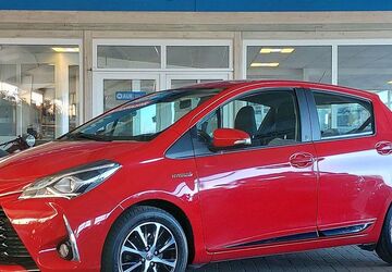 Toyota Yaris 64.598 km 13.390 &euro; Steinbergkirche 24972